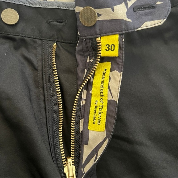 B1-- NWT reversible DESCENDANT OF THIEVES graphite forest men's shorts 30 $150 - Picture 12 of 12